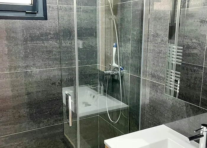 בית נופש With Pool Near The In *